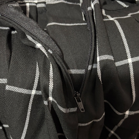 Hot Topic Black and White Plaid Mini Skirt - Picture 6 of 6